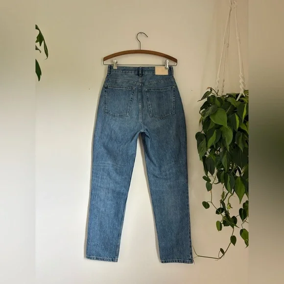 Everlane The Curvy 90s Cheeky Straight Jean - Picture 5 of 8